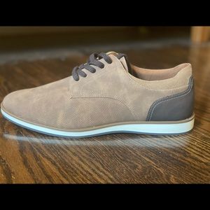 Brand new. Mens Shoe